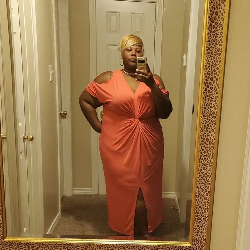 🎈SALE🎈👗#16.”SUNBURST” DRESS👗 - Picture 2 of 3